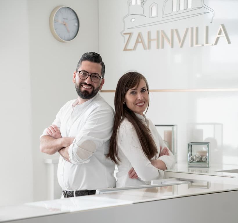 Zahnärzte Dr. Salem und Dr. Salem-Schroeder.