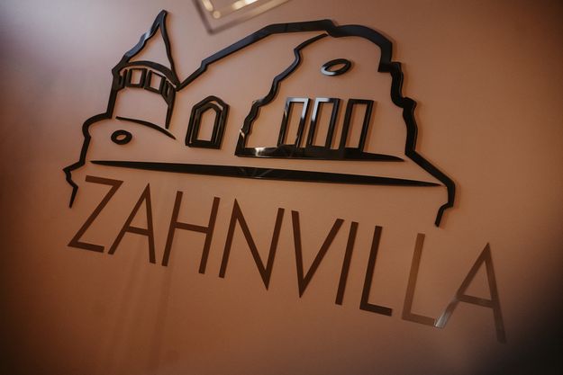 Logo der Zahnvilla Wassenberg.